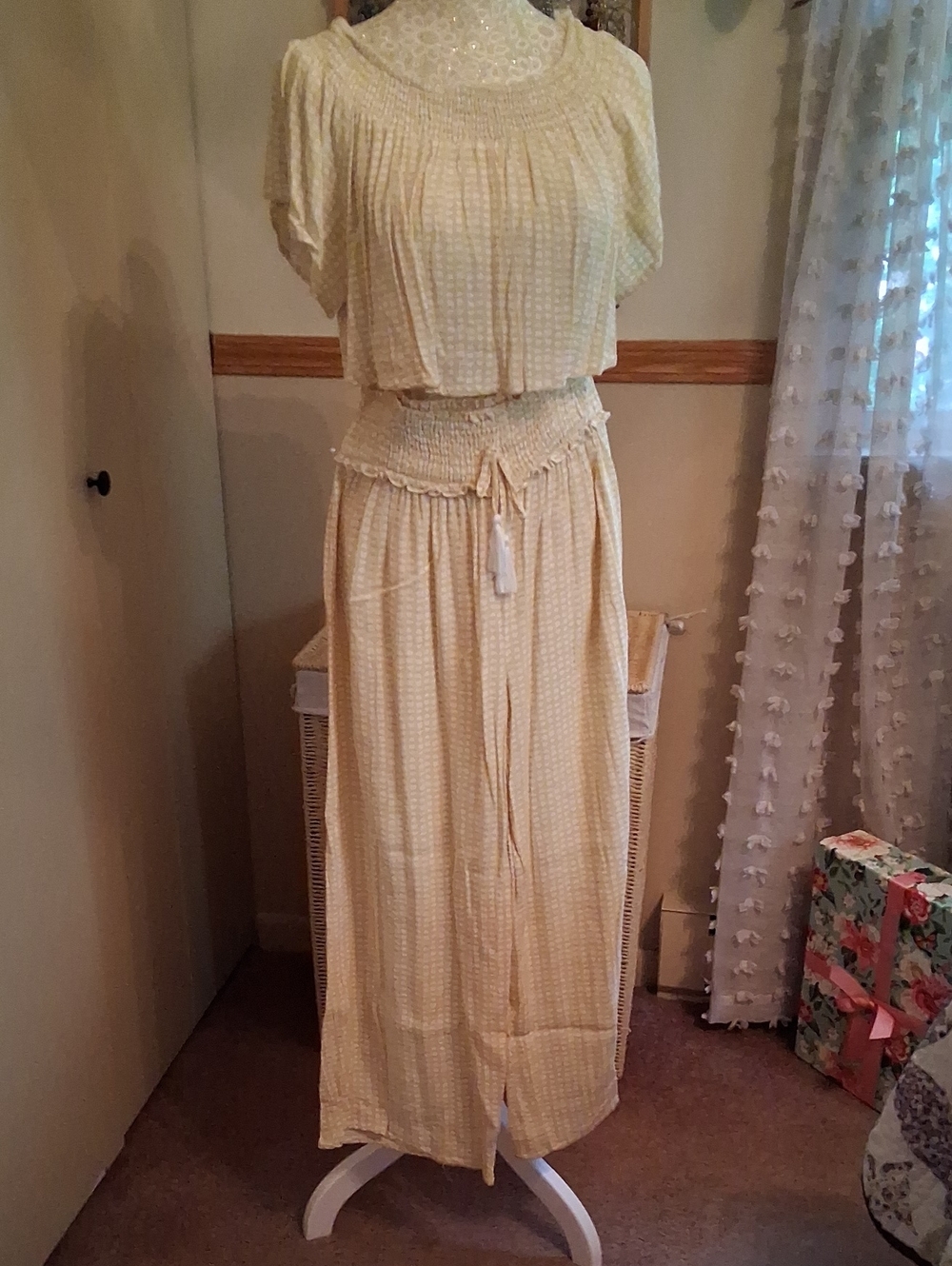 Kiwi And Punch 2 Piece Pant Set. Size Small